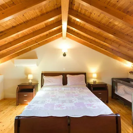 Mara's Traditional * Kato Pavliana