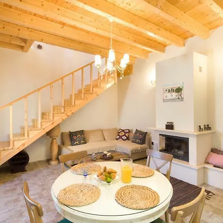 Mara's Traditional Holiday home Kato Pavliana